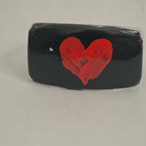 Vintage acrylic heart ring - Picture 2 of 11
